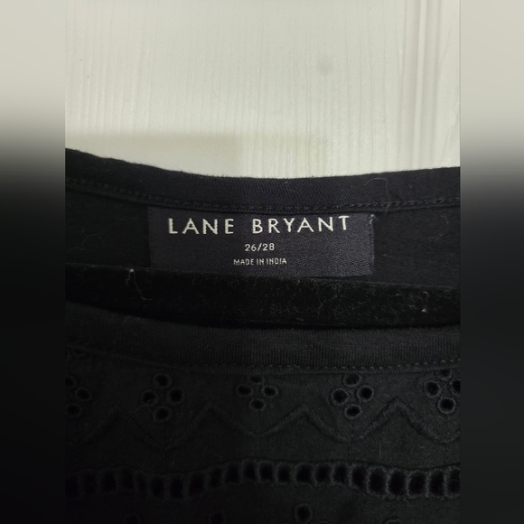 Lane Bryant Black Eyelet Lace Top Size 26/28 - Picture 2 of 3